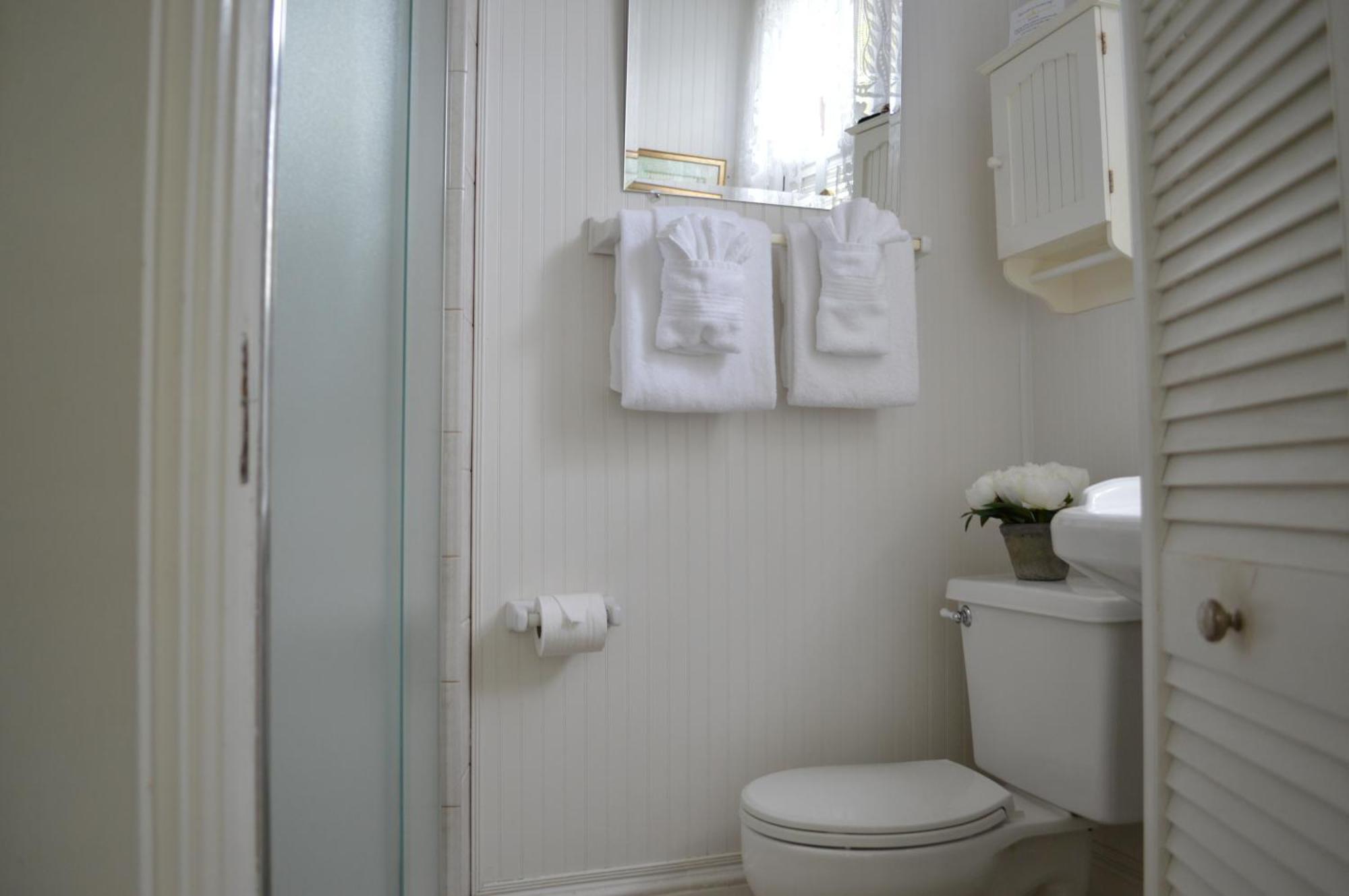 Old Powder House Bed & Breakfast 3*